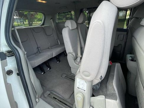 Used 2016 Kia Sedona LX w/ LX Convenience Package FWD image 10
