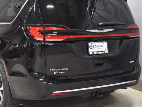 New 2026 Chrysler Pacifica Pinnacle w/ Trailer Tow Group image 9