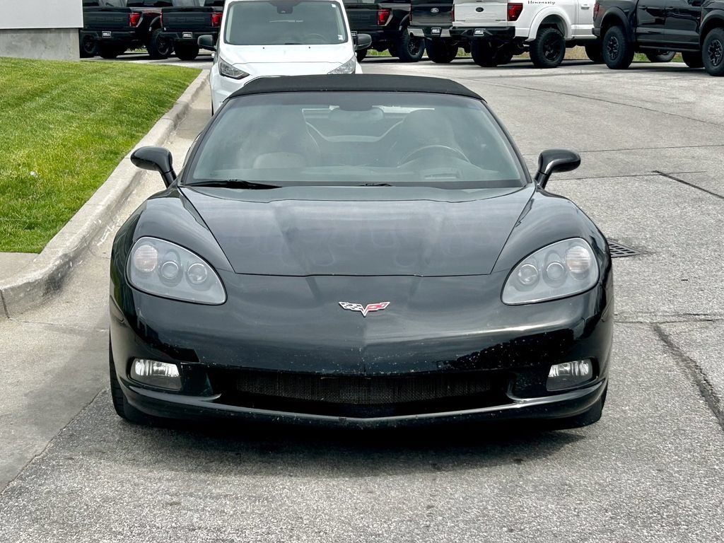 Used 2005 Chevrolet Corvette Convertible w/ Preferred Equipment Group RWD image 8