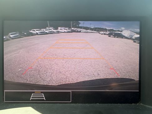 Used 2024 GMC Terrain SLE FWD image 18