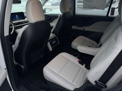 New 2026 Lincoln Aviator AWD w/ Jet Appearance Package image 22