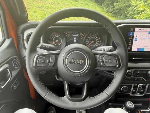 New 2025 Jeep Gladiator Sport image 21