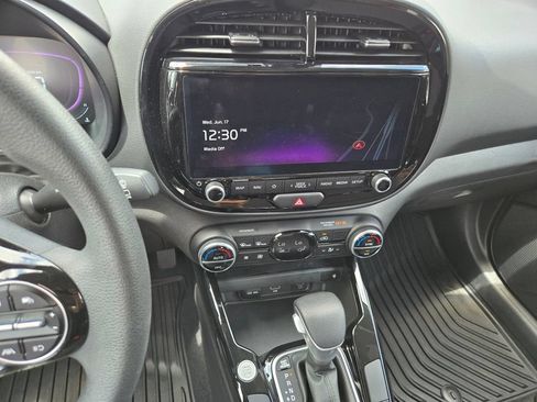 Certified 2025 Kia Soul S FWD image 22