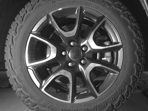 Used 2025 Jeep Compass Trailhawk AWD/4WD image 13