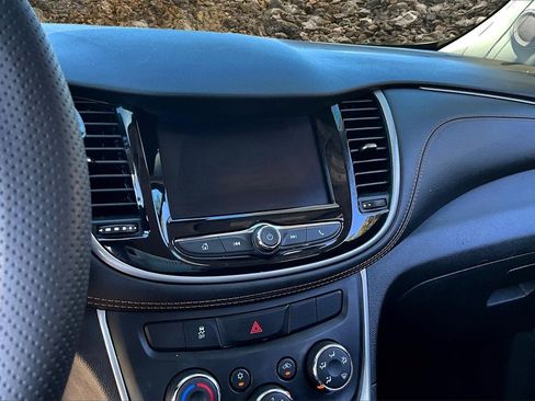 Used 2022 Chevrolet Trax LT image 17