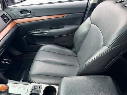 Used 2013 Subaru Outback 2.5i Limited w/ Moonroof Pkg AWD/4WD image 21