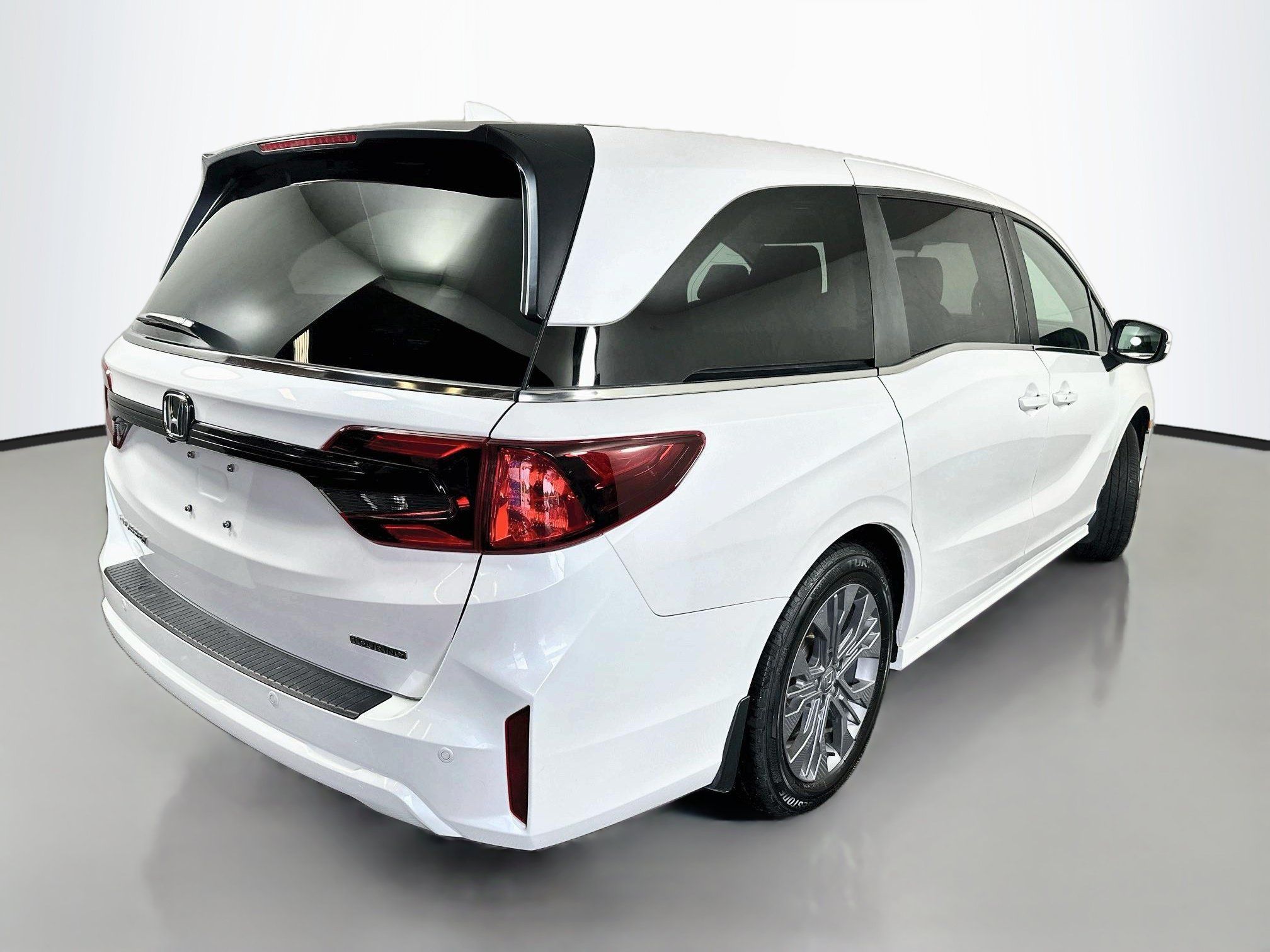 Used 2025 Honda Odyssey Touring image 7