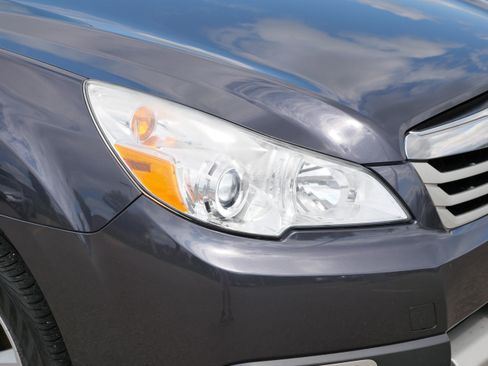 Used 2012 Subaru Outback 2.5i Limited w/ Moonroof Pkg AWD/4WD image 16