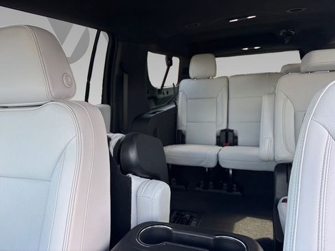 New 2025 Chevrolet Suburban Premier image 2