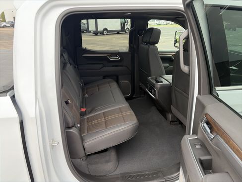 Used 2026 Chevrolet Silverado 1500 High Country w/ High Country Premium Package AWD/4WD image 16