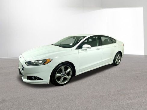 Used 2016 Ford Fusion SE w/ Equipment Group 201A image 23