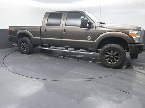 Used 2015 Ford F250 Lariat w/ Lariat Interior Package AWD/4WD image 8