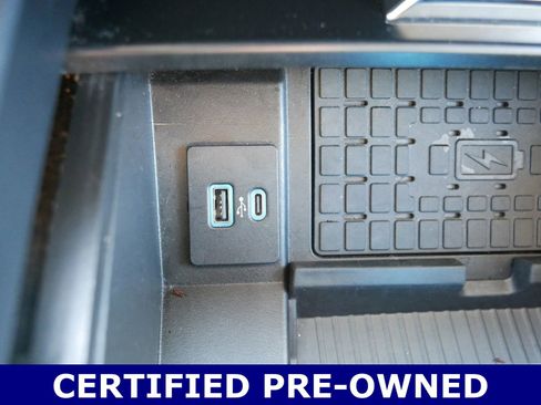 Certified 2024 Ford Expedition XLT image 27