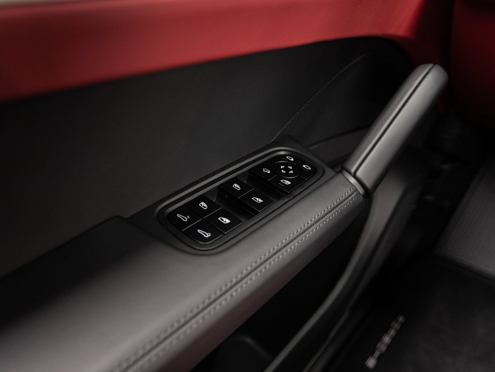 Certified 2026 Porsche Cayenne AWD/4WD image 21