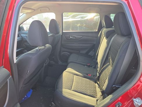 Used 2019 Nissan Rogue SV AWD/4WD image 13