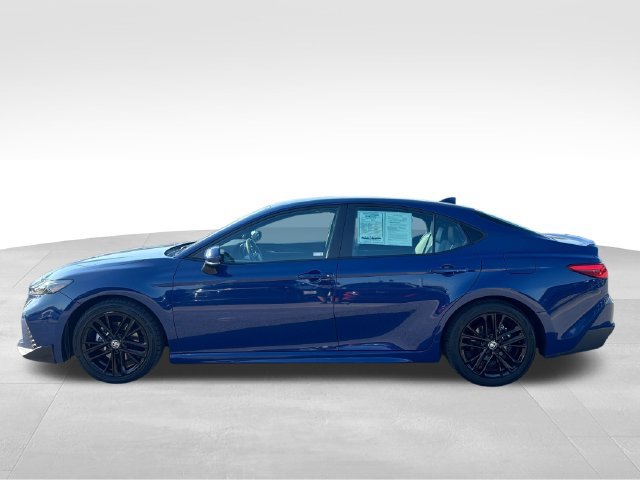 Used 2025 Toyota Camry SE FWD image 2