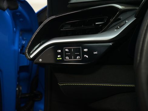 Used 2025 Ferrari SF90 Spider Base image 31