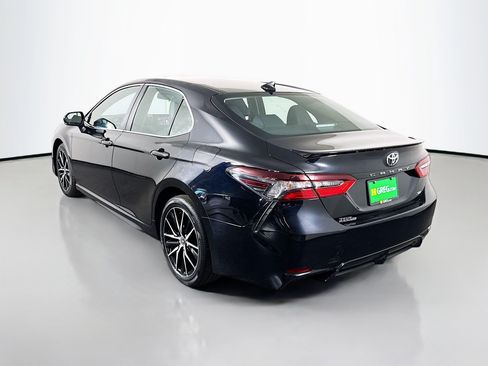 Used 2024 Toyota Camry SE FWD image 7