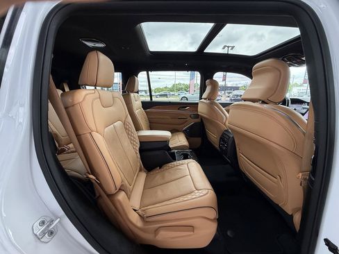 Used 2023 Jeep Grand Cherokee L Summit AWD/4WD image 44