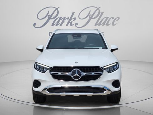 Certified 2025 Mercedes-Benz GLC 300 4MATIC image 5