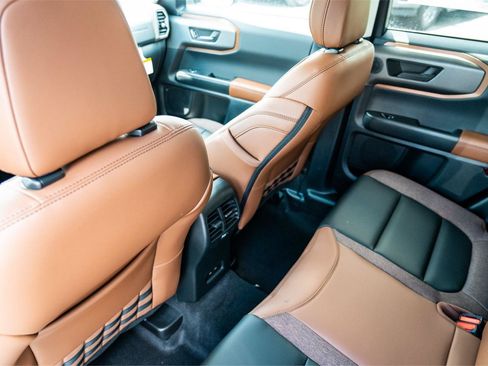 New 2026 Ford Bronco Sport Outer Banks w/ Outer Banks Tech Package+ AWD/4WD image 38