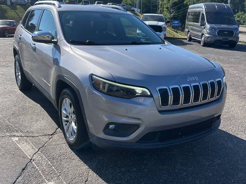 Used 2019 Jeep Cherokee Latitude w/ Popular Appearance Group FWD image 15