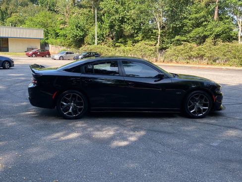 Used 2015 Dodge Charger R/T w/ Plus Group RWD image 4