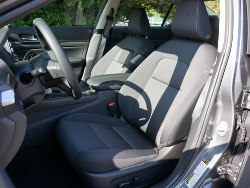 New 2025 Nissan Altima 2.5 SV image 27