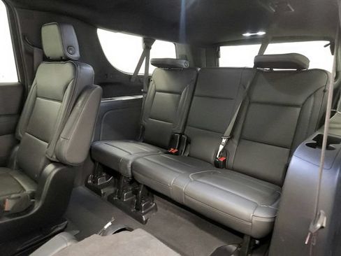 Used 2025 GMC Yukon XL Denali AWD/4WD image 25