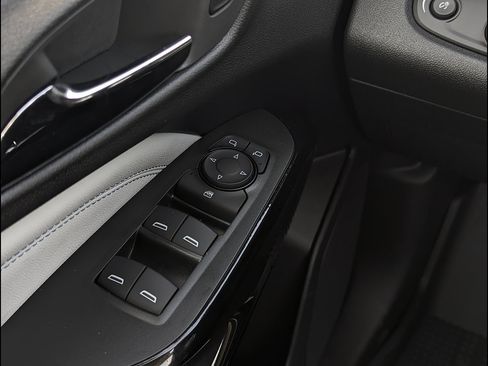New 2026 Chevrolet Trax LT w/ Driver Confidence Package FWD image 20