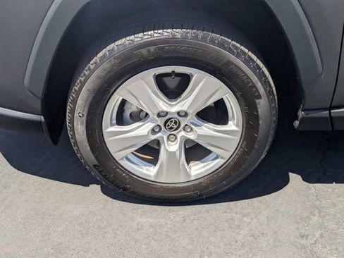 Used 2021 Toyota RAV4 XLE w/ Carpet Mat Package (TMS) AWD/4WD image 9