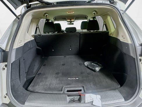 Used 2023 Nissan Rogue SV FWD image 27