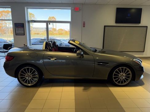 Used 2020 Mercedes-Benz SLC 300 image 13
