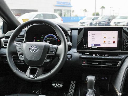 Used 2026 Toyota Camry SE w/ Convenience Package FWD image 13