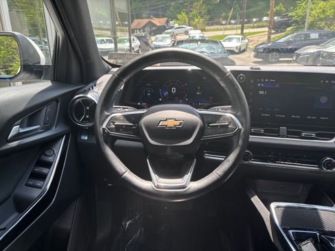 Used 2025 Chevrolet Equinox LT FWD image 35