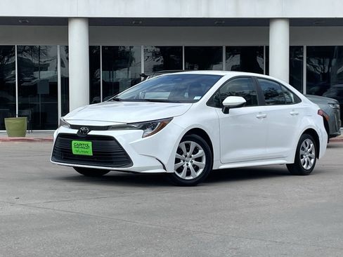 Used 2024 Toyota Corolla LE image 2