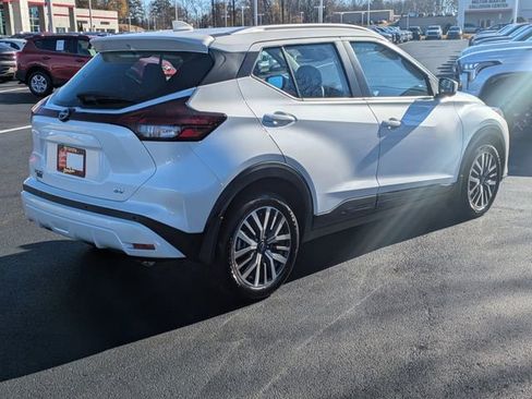 Used 2022 Nissan Kicks SV w/ Interior Electronics Package image 4