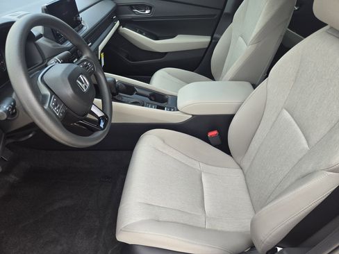 Certified 2025 Honda Accord SE image 13