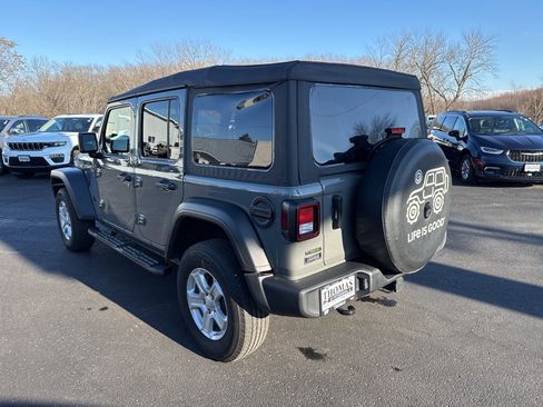 Used 2022 Jeep Wrangler Unlimited Sport image 5
