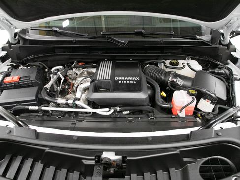 Used 2026 GMC Yukon Denali Ultimate AWD/4WD image 36