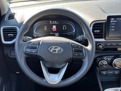 Certified 2024 Hyundai Venue SEL image 24