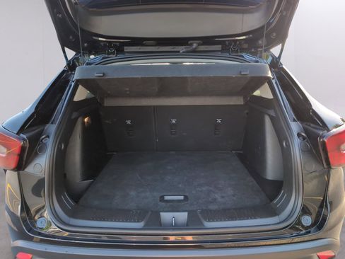 Used 2025 Chevrolet Trax LT image 9