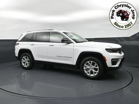 Used 2024 Jeep Grand Cherokee Limited AWD/4WD image 1