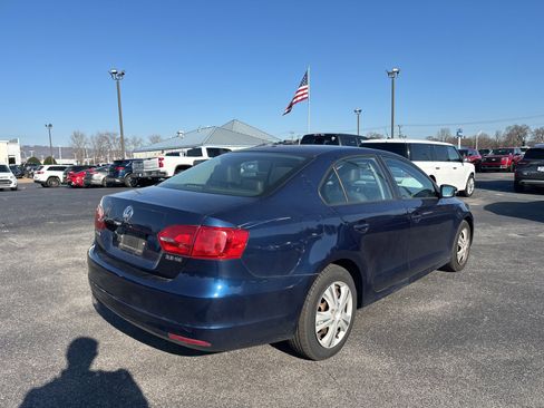Used 2012 Volkswagen Jetta SE image 3