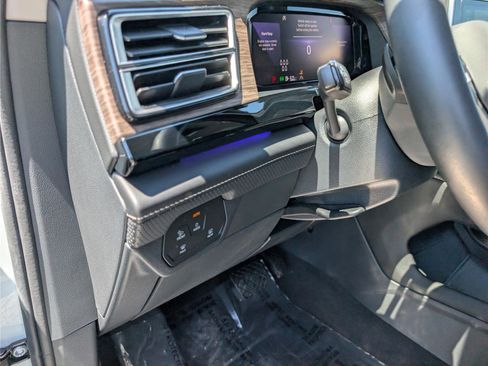 Used 2024 Volkswagen Atlas SEL AWD/4WD image 24
