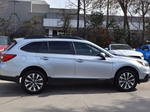 Used 2017 Subaru Outback 2.5i Limited image 6