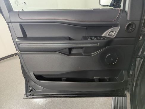 Used 2023 Ford Expedition Limited AWD/4WD image 9