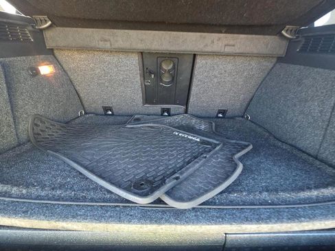 Used 2016 Volkswagen Tiguan S image 16