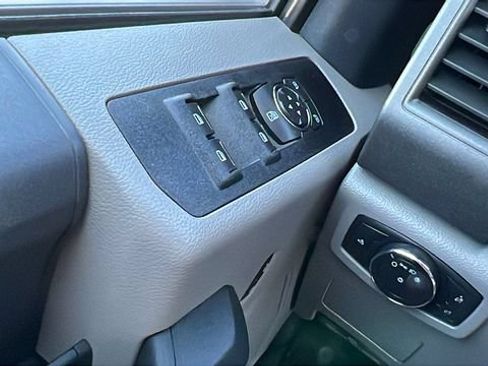 Used 2022 Ford F250 XL w/ Power Equipment Group RWD image 32