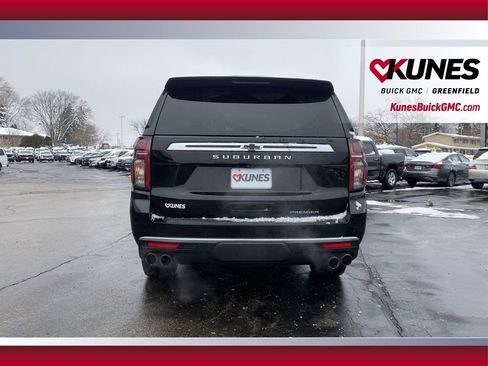 Used 2022 Chevrolet Suburban Premier w/ Premium Package image 8